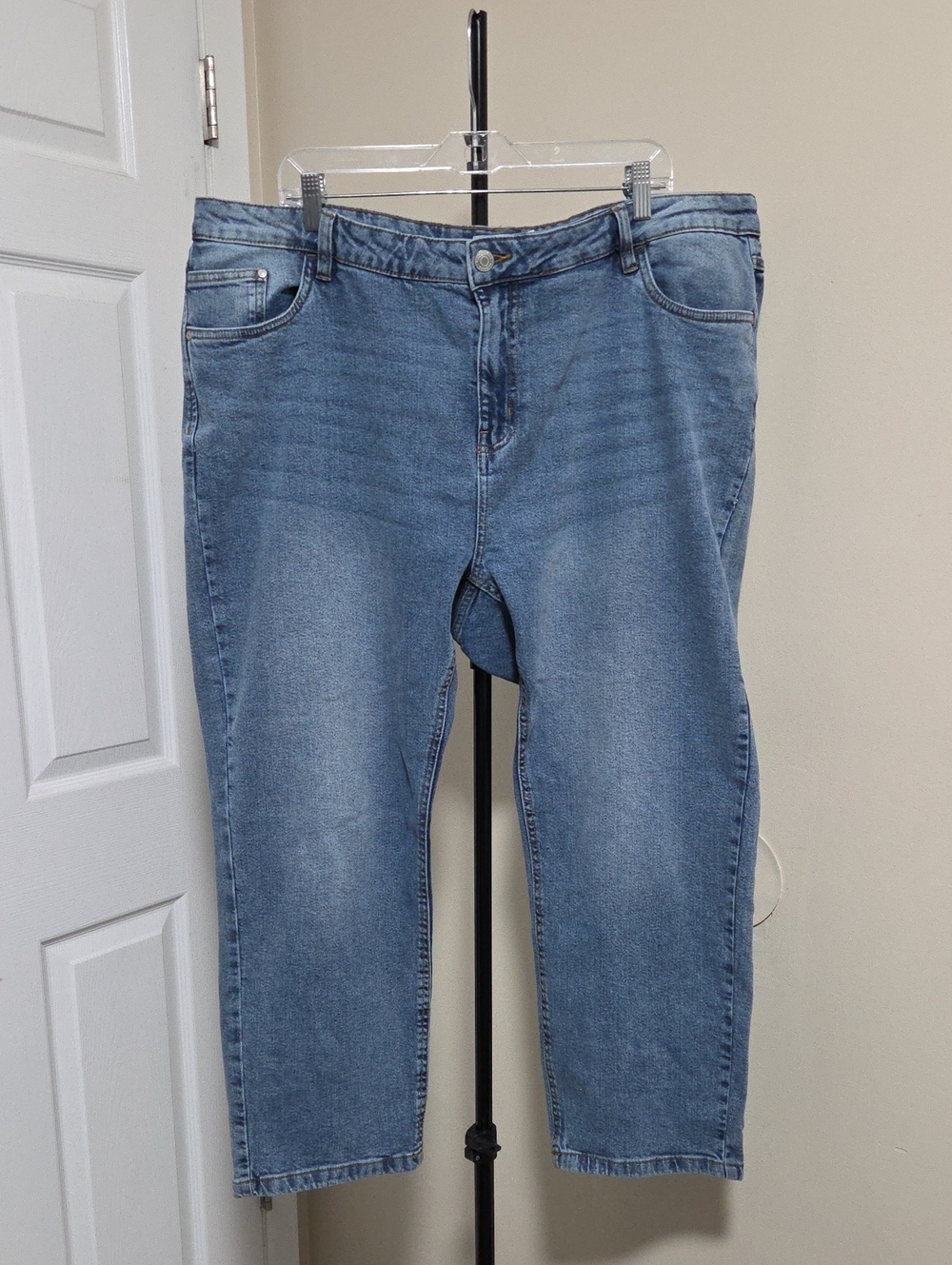 MyStyle Plus Size Cotton Blend Cropped Mid-Rise Jeans in Light Blue